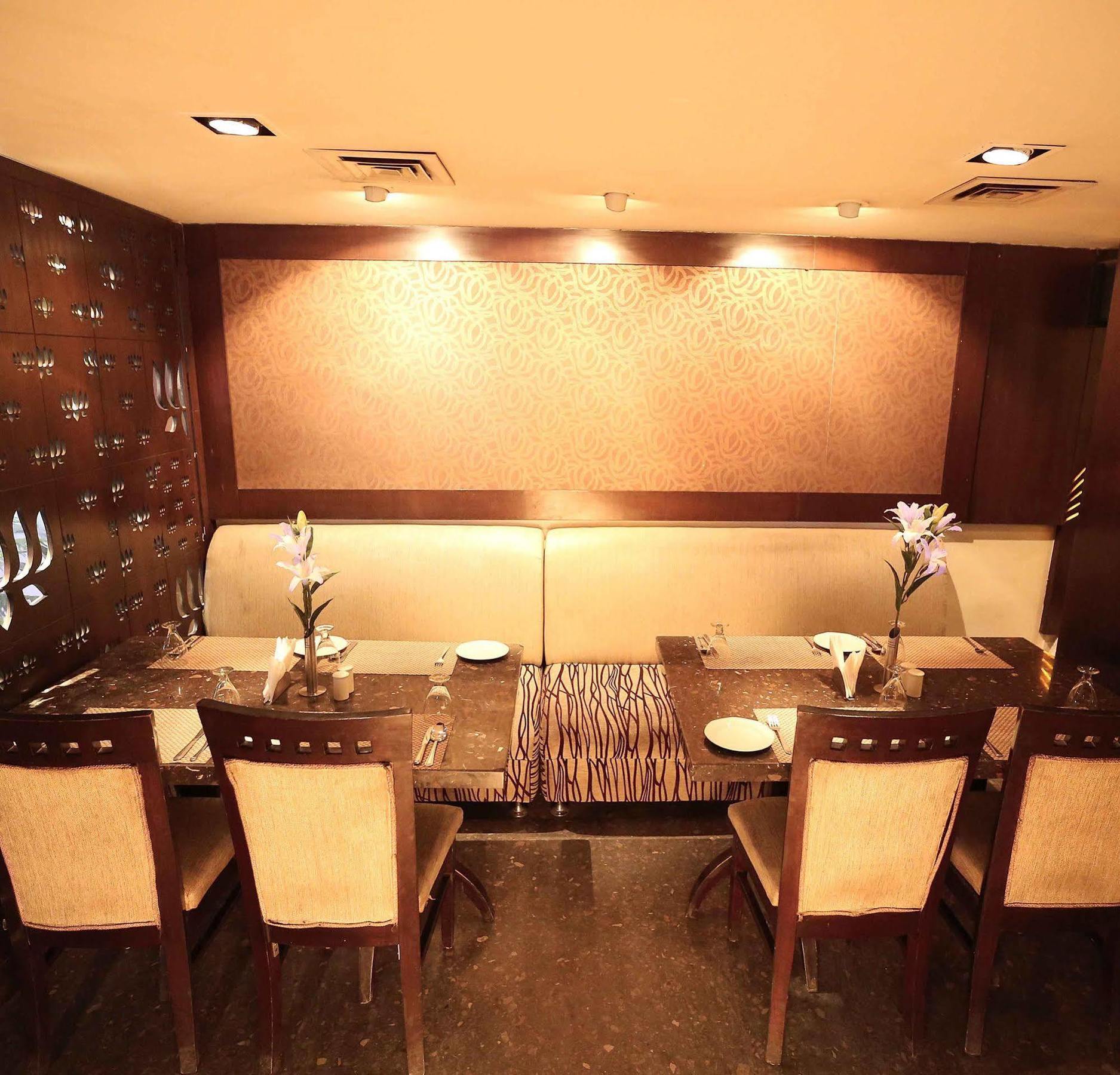 Hotel Shanti Palace West Patel Nagar Nova Deli Exterior foto